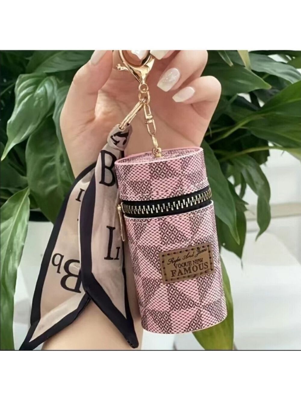 Retrò triangles print barrel lipstick holder